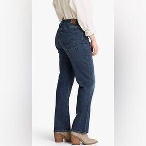 Levi’s curvy straight women’s jeans